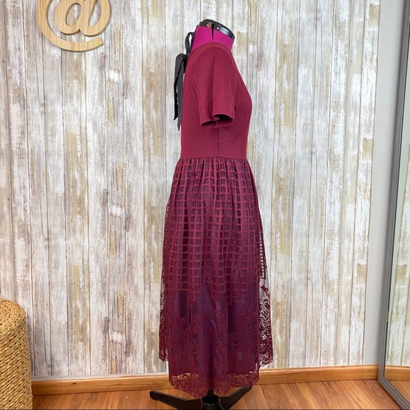 Burgundy Lace Midi Dress - Picture 2 of 5